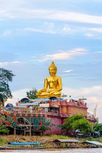 Phra Buddha Nawa LAN tue — Stockfoto