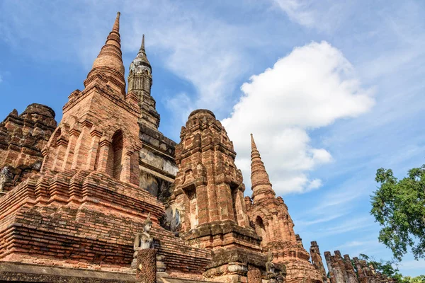 Eski kilisede Sukhothai Historical Park — Stok fotoğraf