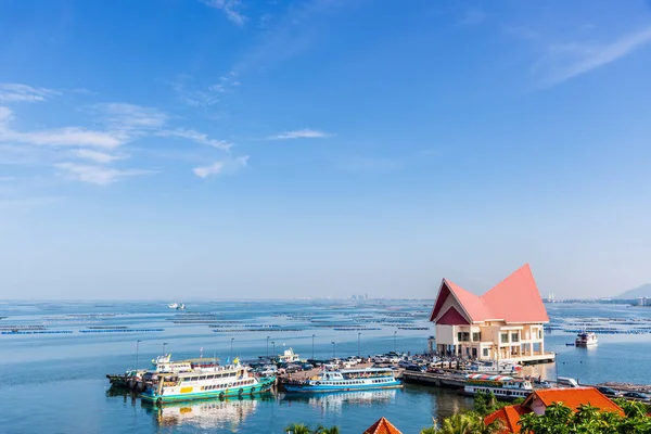 Chon Buri Thailand October 2015 Tourists Travel Boat Koh Sichang — Stock Photo, Image
