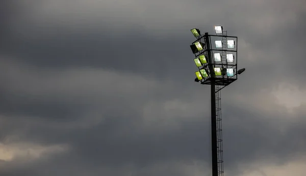 Luzes Estádio Uma Noite Tempestuosa Lâmpadas Sódio Tamanho Industrial Para — Fotografia de Stock