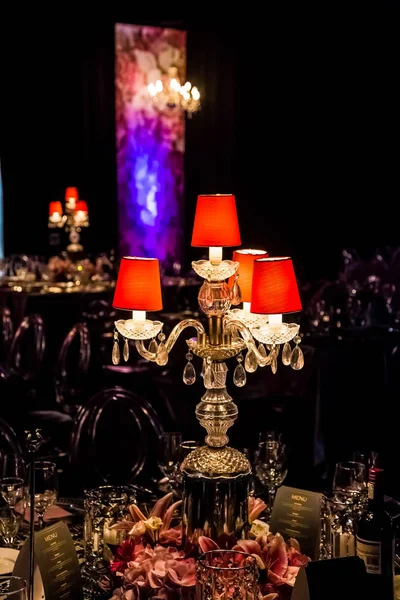 Fialové Červené Výzdoba Svíčky Lampy Pro Firemní Akce Slavnostní Večeře — Stock fotografie