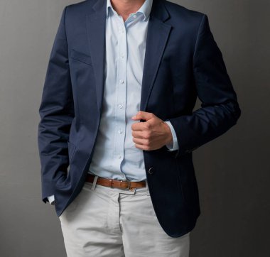 Beyaz el ve kol işadamı yakın çekim kırpılmış