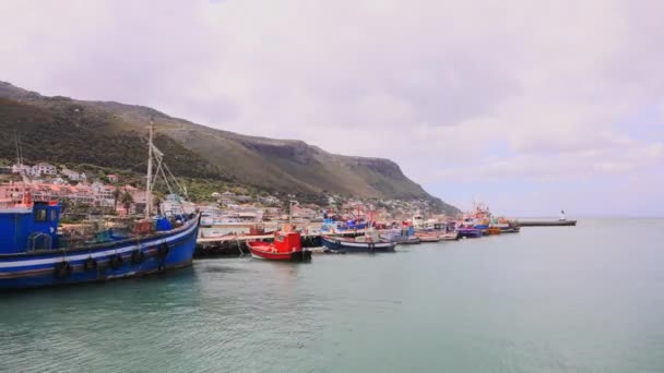 Кейптаун Південна Африка Жовтня 2019 Часовий Пояс Рибальських Човнів Плавають — стокове відео