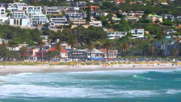 Kapstadt Südafrika Oktober 2019 Seitenansicht Des Camps Bay Beach Der — Stockvideo