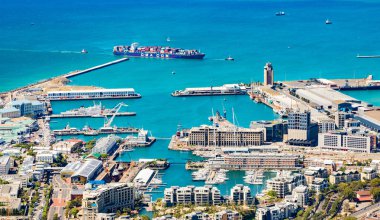 Cape Town 'daki V & A Rıhtım Limanı' nın Artırılmış Panoramik Manzarası So