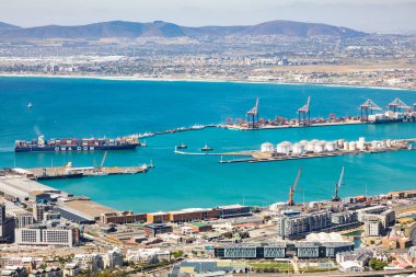 Güney Afrika 'daki Cape Town Limanı manzarası arttı.