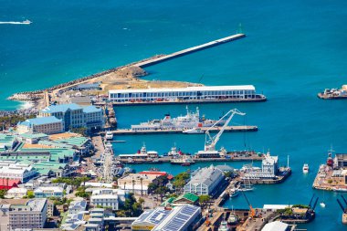Cape Town 'daki V & A Rıhtım Limanı' nın Artırılmış Panoramik Manzarası So
