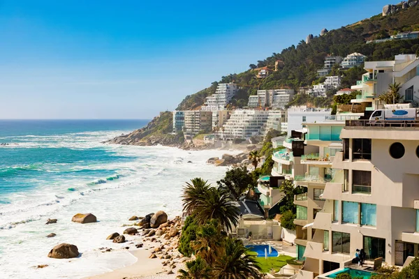 Vista sulla spiaggia di Clifton e appartamenti a Città del Capo Sud Afric — Foto Stock