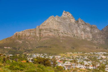 Cape Town 'daki Kamp Koyu' ndan Masa Dağı manzarası