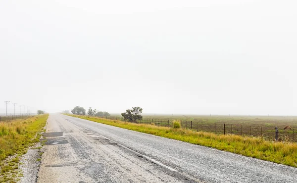 Vue d'une route de campagne vide — Photo