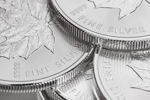 Macro 'nun resimli editör görüntüsü. 9999 Silver' a yakın. 