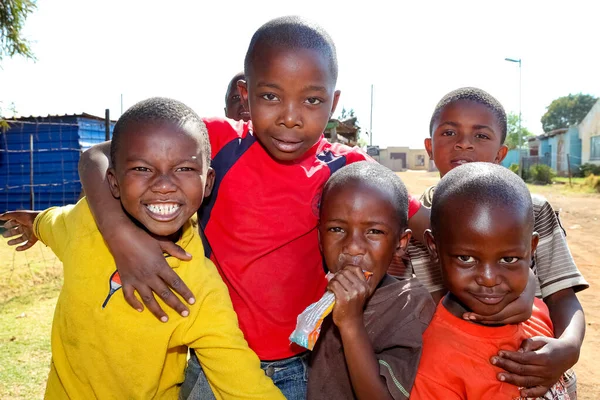 Soweto Güney Afrika Eylül 2011 Küçük Bir Afrikalı Çocuk Grubu — Stok fotoğraf