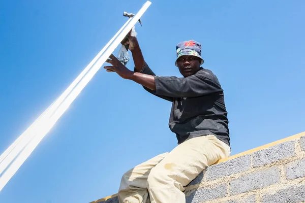 Soweto South Africa September 2009 Community Outreach Program Helping Install — Stock Photo, Image