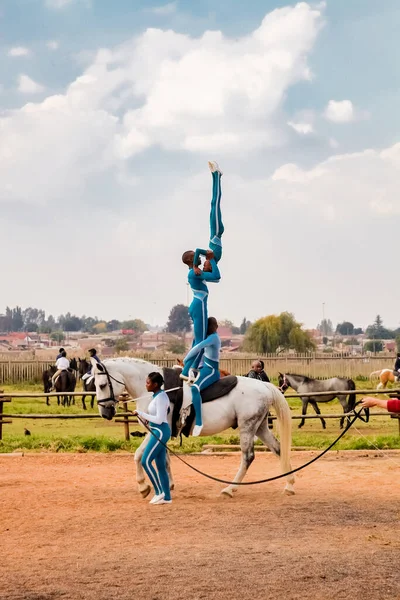 Soweto Afrique Sud Avril 2012 Jeunes Enfants Africains Exécutent Des — Photo