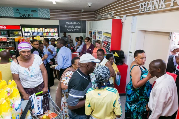 Soweto Sud Africa Dicembre 2016 Clienti Africani Che Fanno Shopping — Foto Stock