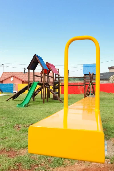 Soweto Sudáfrica Diciembre 2010 Seesaw Otros Equipos Parque Infantil Público — Foto de Stock