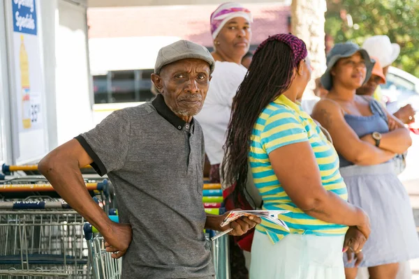 Soweto Jihoafrická Republika Prosince 2016 Zákazníci Čekají Frontě Vchodu Místního — Stock fotografie