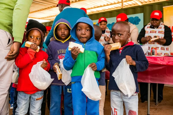 Soweto Südafrika Juli 2016 Junge Afrikanische Vorschulkinder Essen Sandwiches Auf — Stockfoto