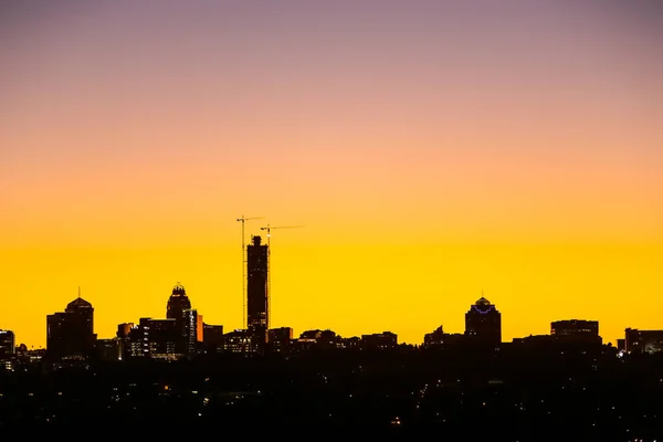 Johannesburgo Sudáfrica Noviembre 2018 Sunset Silhouette Skyline Sobre Grúas Edificios — Foto de Stock