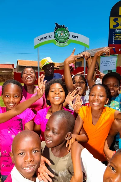 Soweto África Sul Dezembro 2010 Crianças Africanas Posando Para Uma — Fotografia de Stock