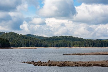 Sahne göl manzara Shiroka Polyana üzerinden