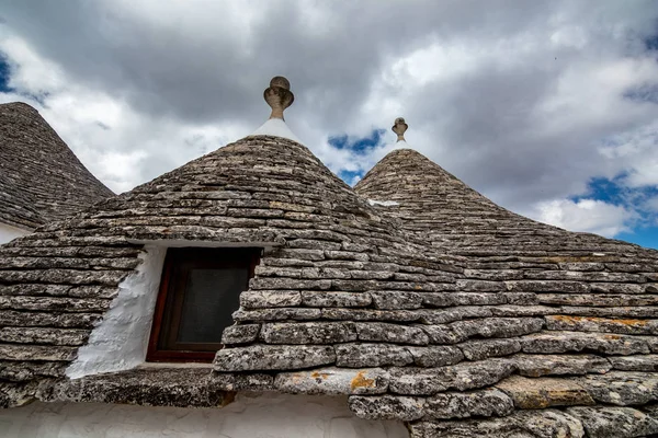 Dachy domów truli w Alberobello — Zdjęcie stockowe