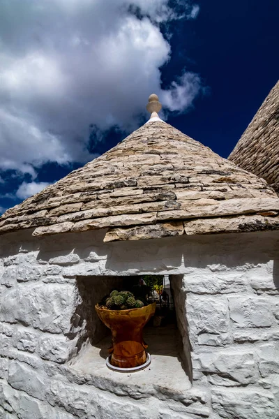 Telhados de casas de truli em Alberobello — Fotografia de Stock