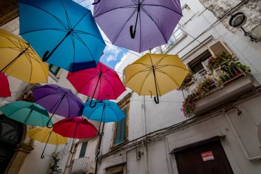 Şemsiye sanat kurulumu