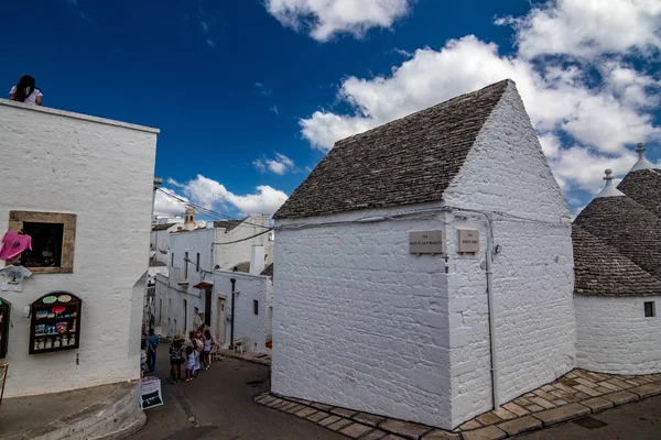 Bela cidade velha de Alberobello, Itália — Fotografia de Stock