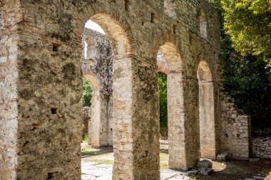 Arnavutluk 'taki Butrint Ulusal Parkı Arkeoloji Harabeleri