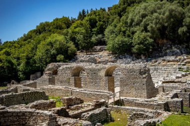 Arnavutluk 'taki Butrint Ulusal Parkı Arkeoloji Harabeleri