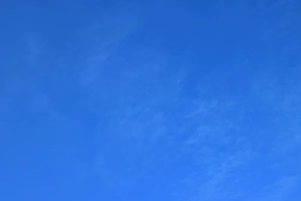 Fond Ciel Bleu Avec Une Légère Brume Nuages — Photo