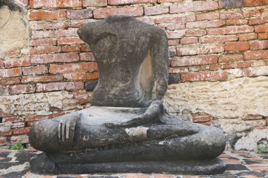 Wat Mahathat Budist tapınağı'nda stok fotoğraf antik Buda heykeli,