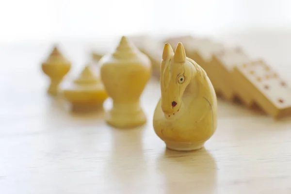 Stock Photo Close up of chess pieces on the board, shallow depth of field — Stock Photo, Image