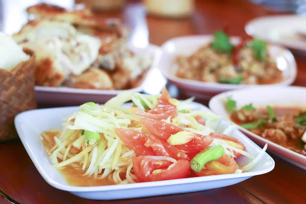 Фото - зеленый салат папайя тайская пища — стоковое фото