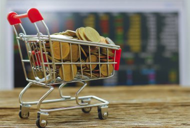 Hazır Fotoğraf - paralar borsa adam ile arabası alışveriş