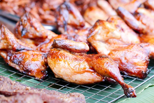 Stok fotoğraf - yarı ızgara tavuk portre