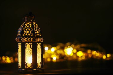 Noel tatil kompozisyon kopya spac altın zemin üzerine