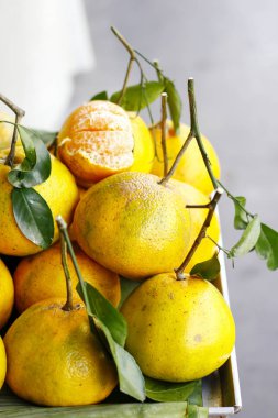 Görüntü arka plan üzerinde taze mandalina