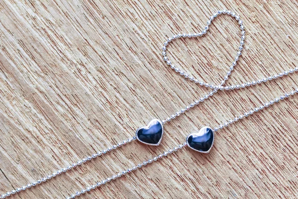Fekete gyémánt szív alakú kapocs medál nyaklánc — Stock Fotó