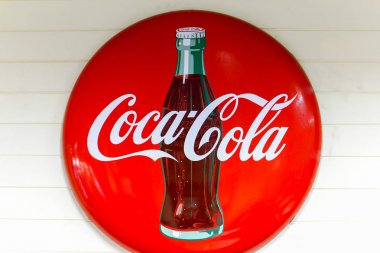 Rayong, Tayland.: 13 Nisan 2018: Vintage Pepsi-Cola metal kapaklar