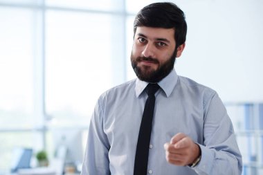 Sana işaret eden işadamı