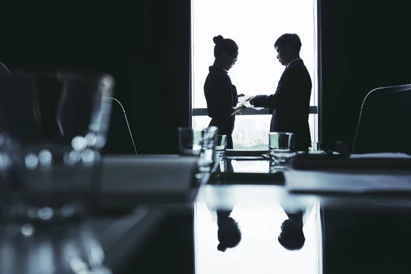 Business colleagues talking — Stock Photo, Image