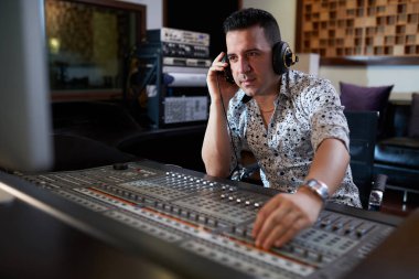 Studio yeni yolda çalışma musicmaker