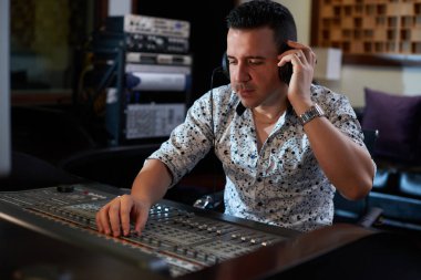Studio yeni yolda çalışma musicmaker
