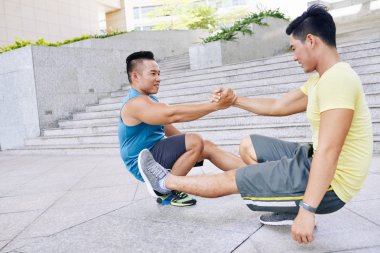 Erkekler tabanca hiç bir şey açık havada pratik