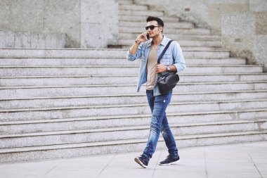 yürüyüş ve Evet adam