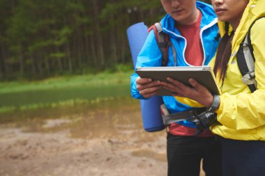 Dijital tablet yolda kontrol yolcuları