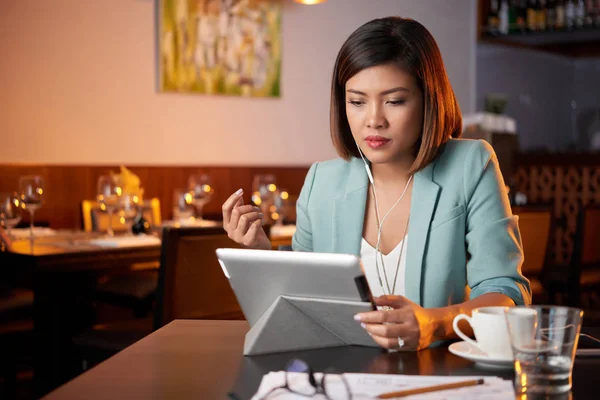 Geschäftspartnerin im Videochat — Stockfoto