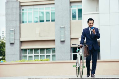 işadamı metin mesajlaşma